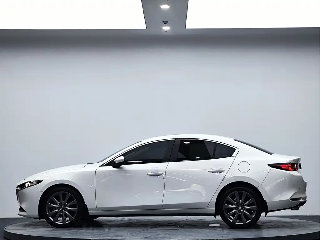 Mazda 3 Axela — миниатюра 5