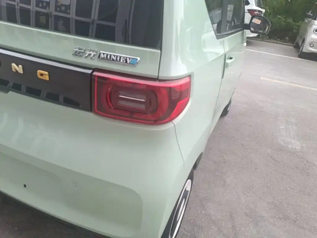 Wuling MINIEV — миниатюра 8
