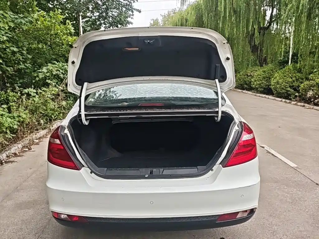 Geely Emgrand — миниатюра 15