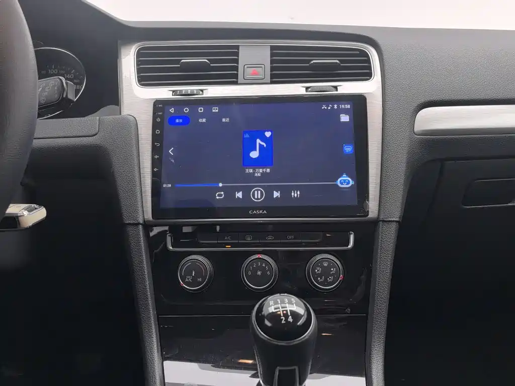 Volkswagen Golf — миниатюра 12