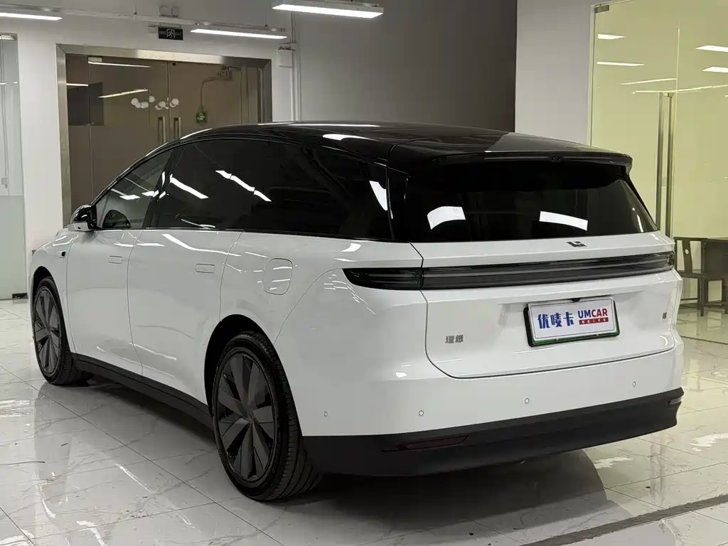 Li Auto i8 2025 Standard