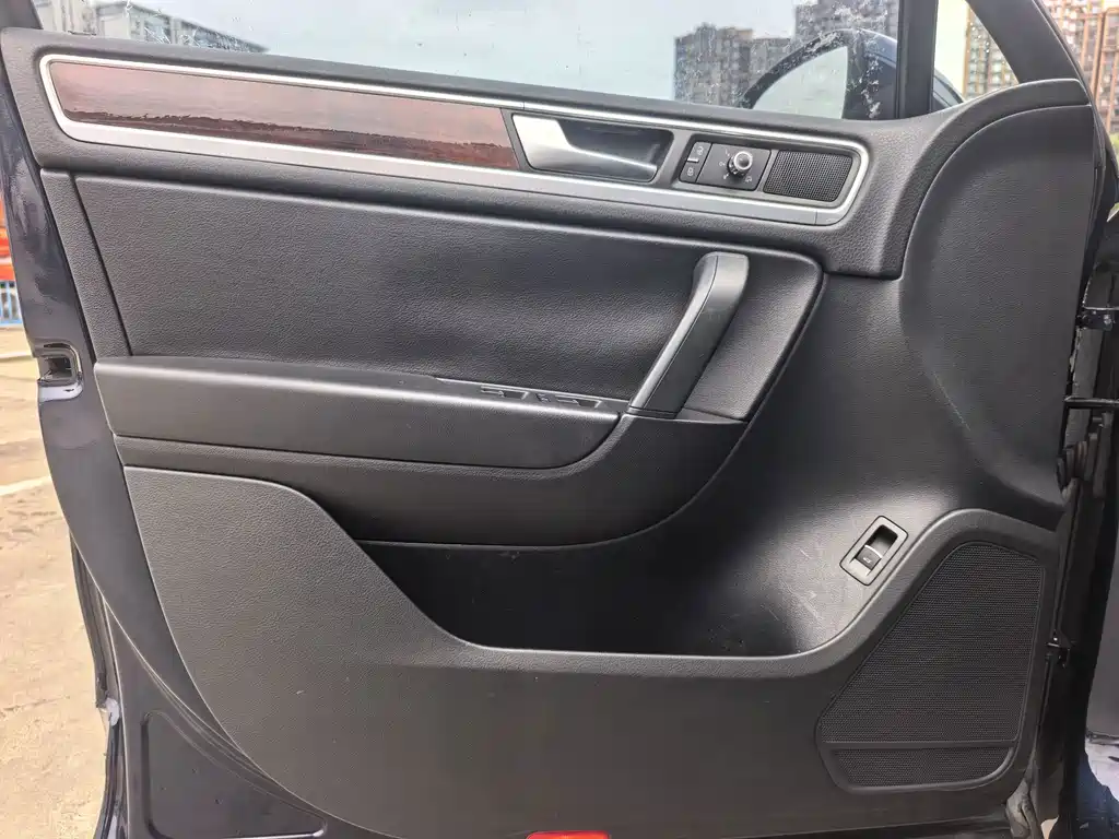 Volkswagen Touareg — миниатюра 10