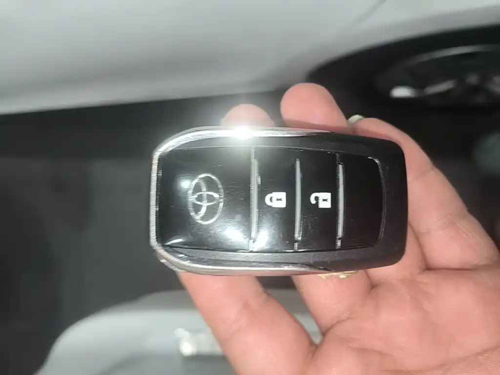 Toyota Yaris L — миниатюра 9