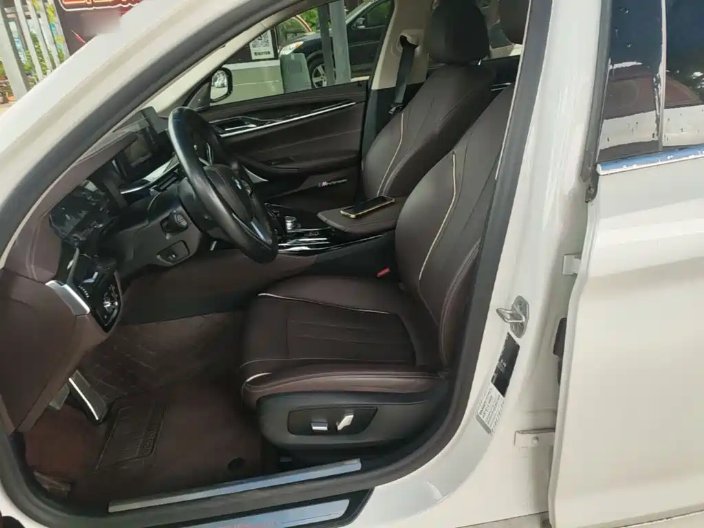 BMW 5 Series — миниатюра 15