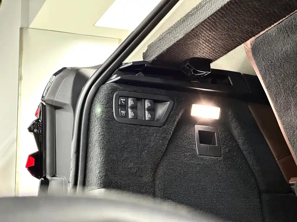 BMW X7 — миниатюра 33