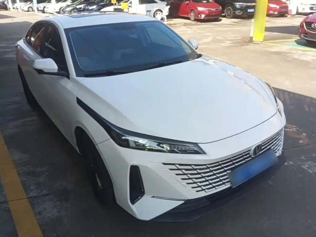 Changan Yida — миниатюра 4
