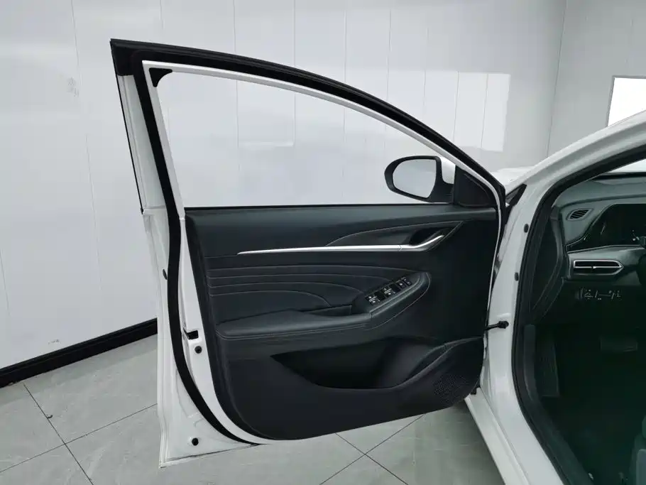 Changan Eado — миниатюра 7