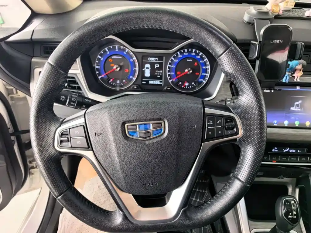 Geely Vision X3 — миниатюра 11