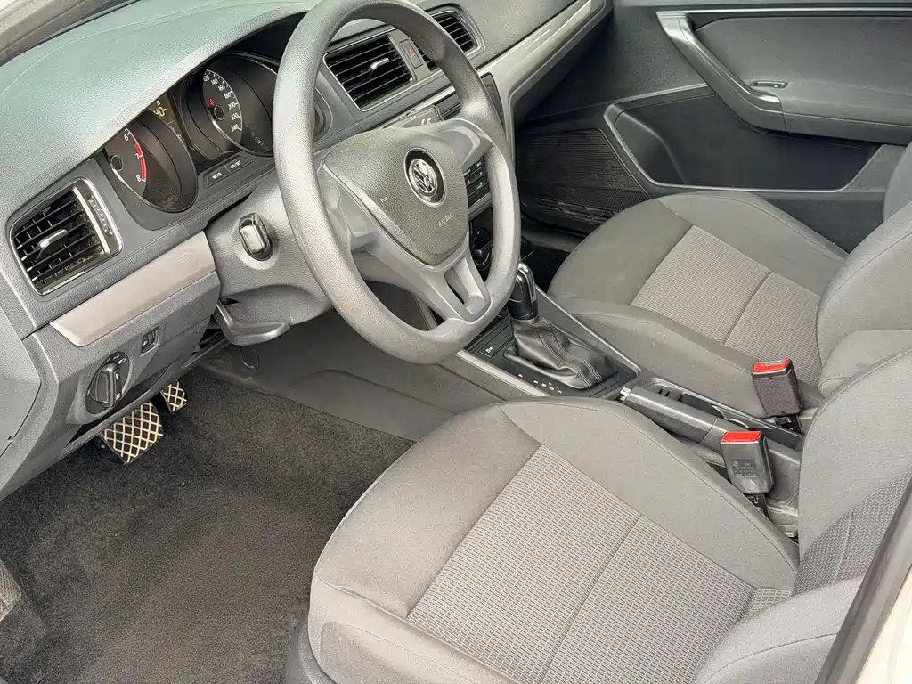Volkswagen Lavida 2017 1.6L AT
