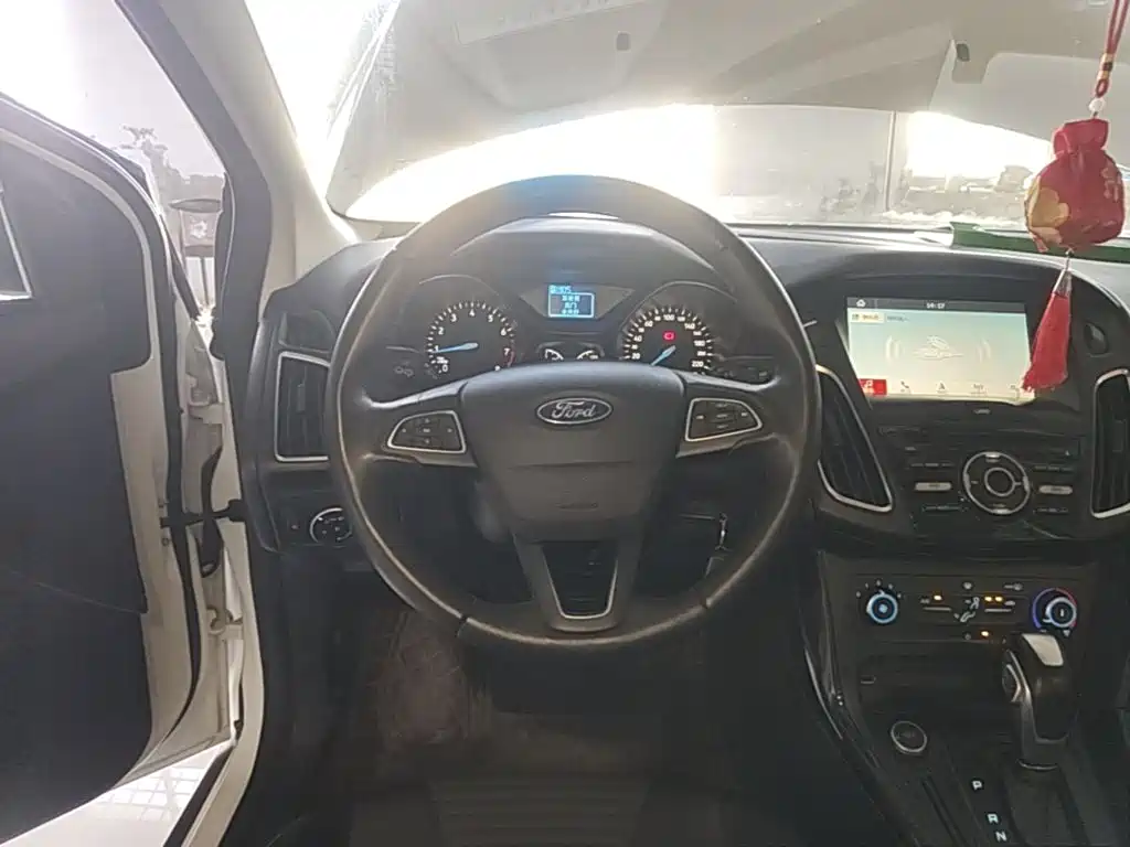 Ford Focus — миниатюра 11