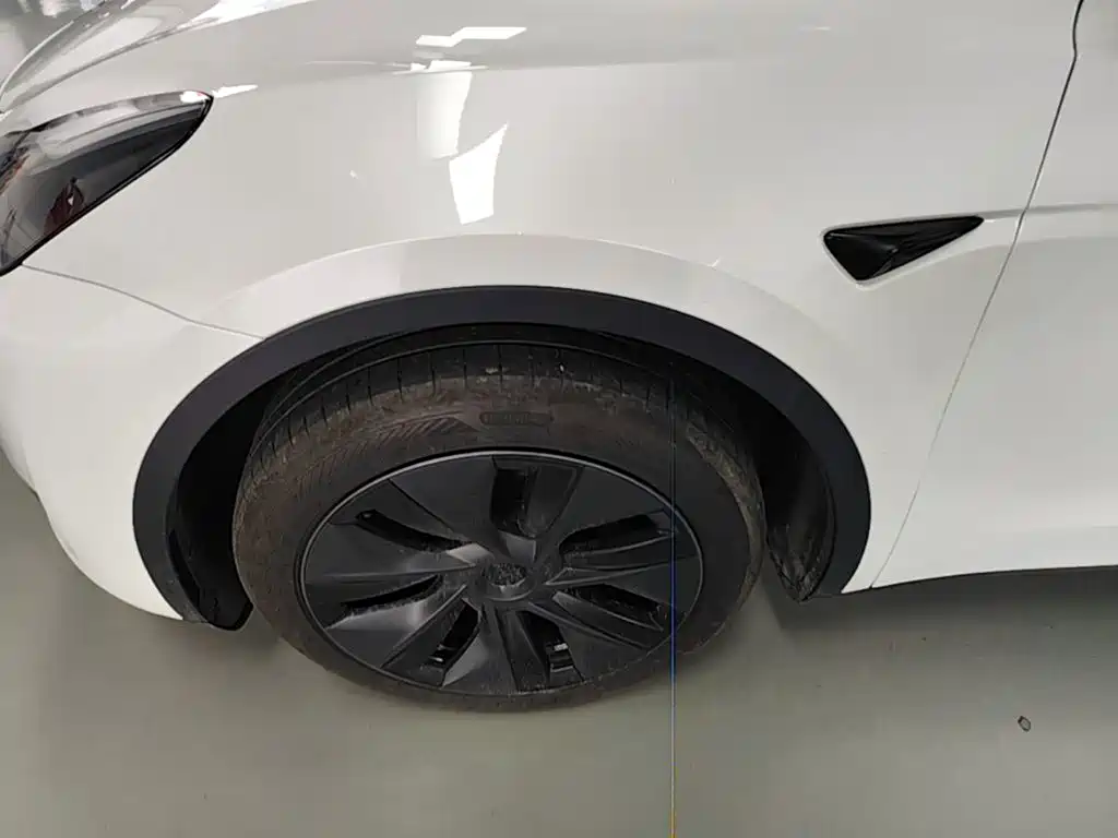 Tesla Model Y — миниатюра 23