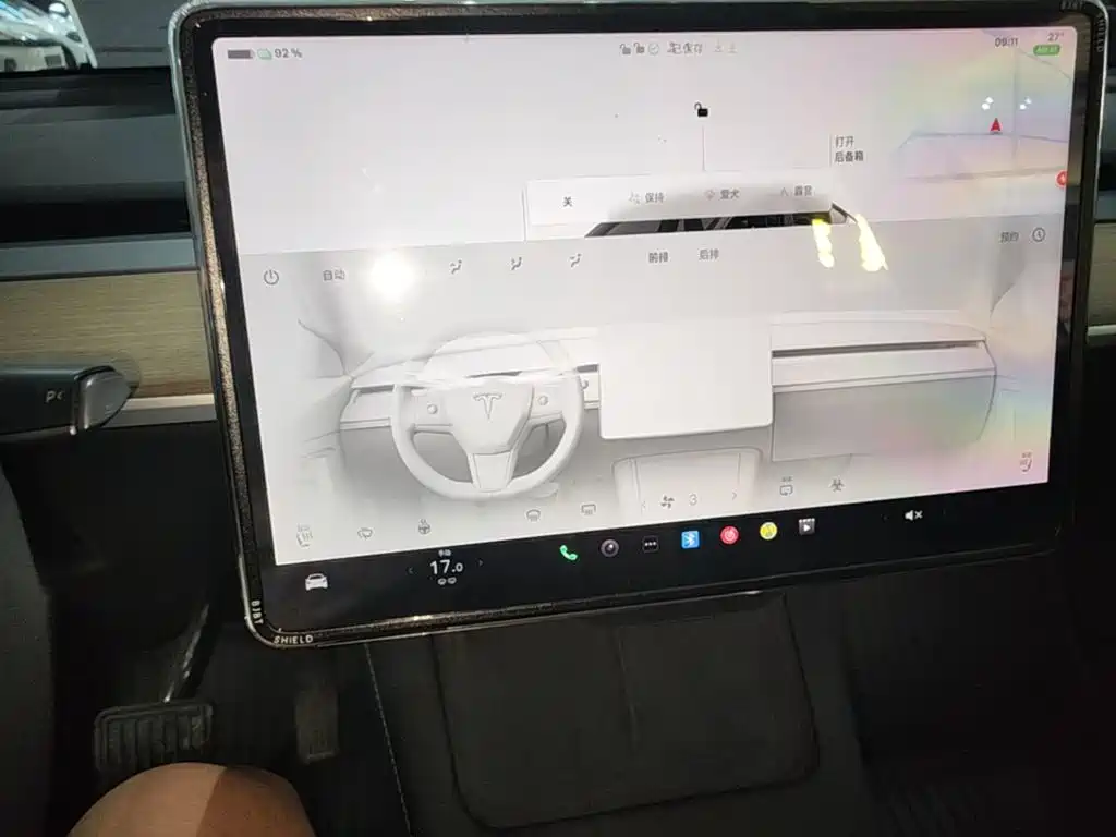 Tesla Model Y — миниатюра 13