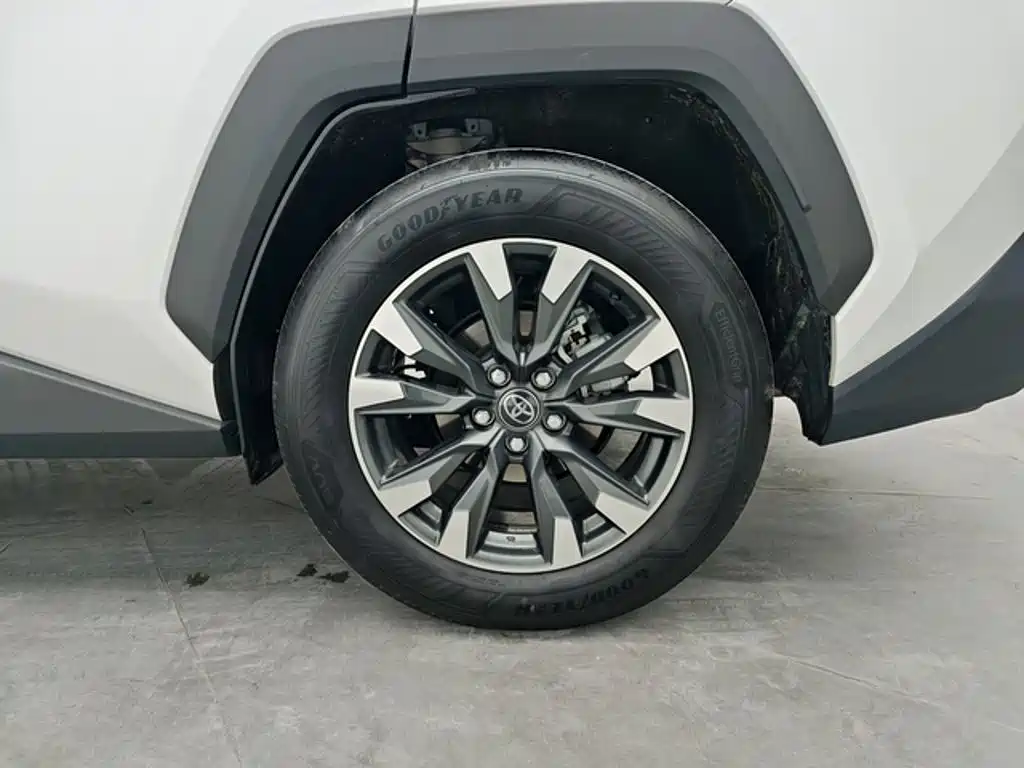 Toyota RAV4 — миниатюра 11