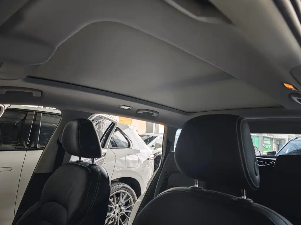 Skoda Kodiaq 2019 TSI330 7 мест Luxury VI