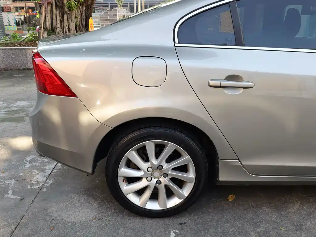 Volvo S60 — миниатюра 26