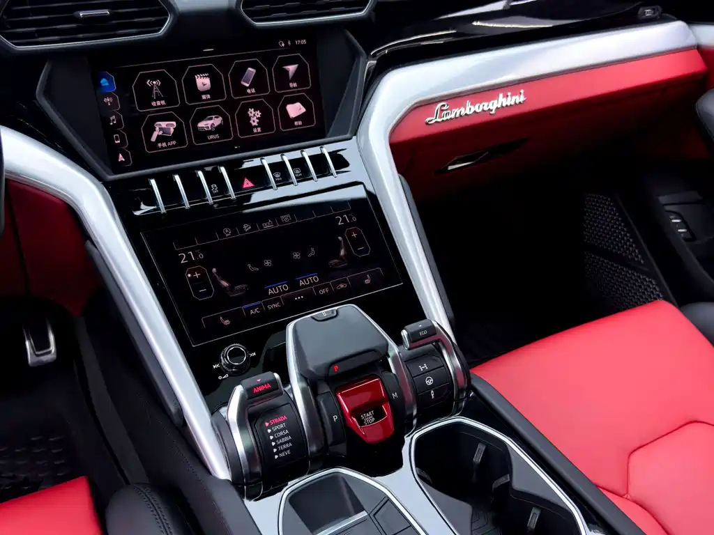 Lamborghini Urus — миниатюра 20