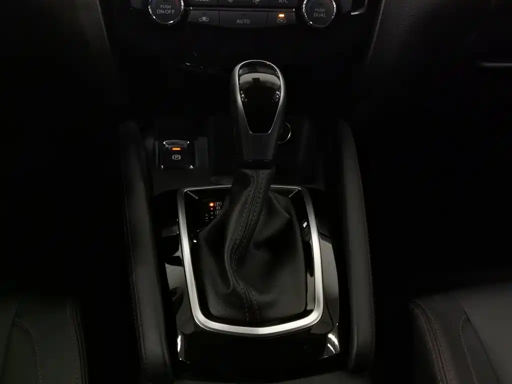 Nissan Qashqai — миниатюра 13