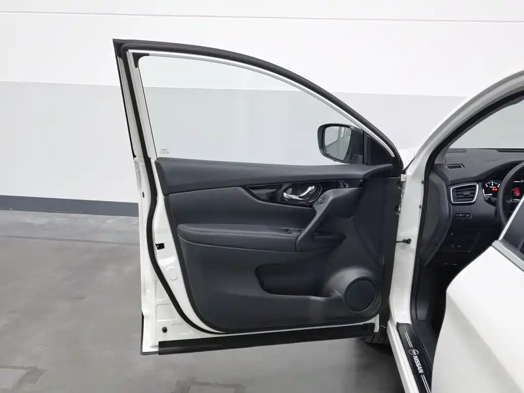 Nissan Qashqai — миниатюра 8