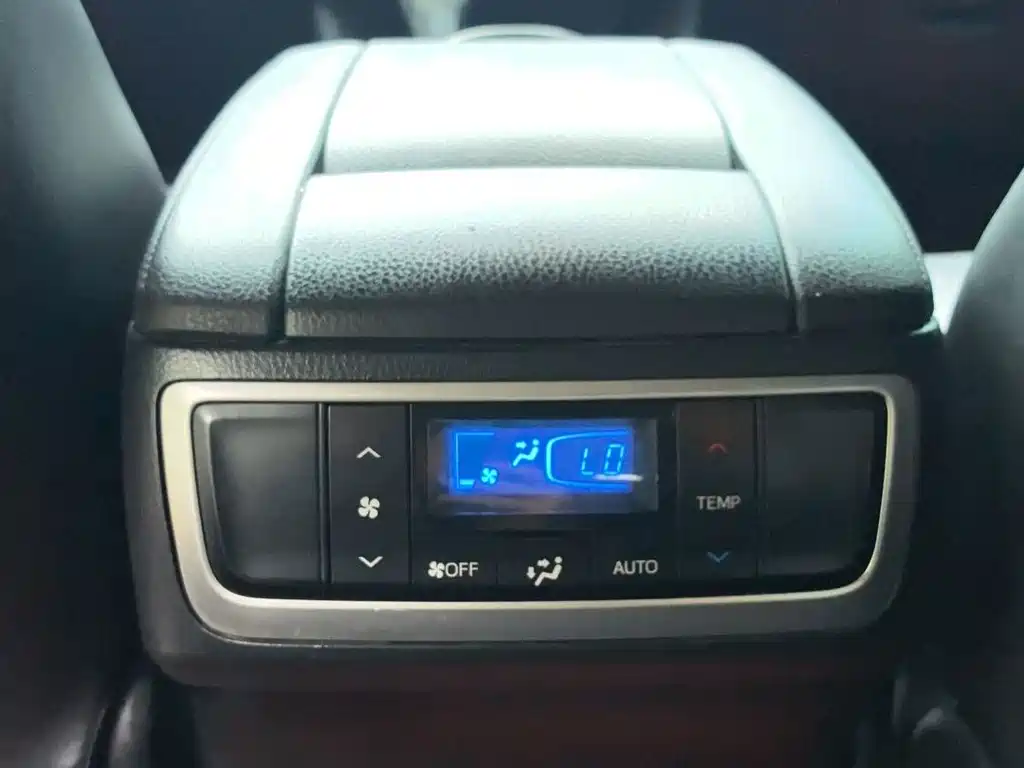 Toyota Highlander — миниатюра 16