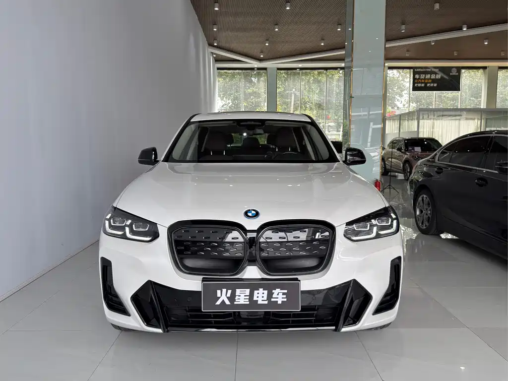BMW iX3 — миниатюра 2