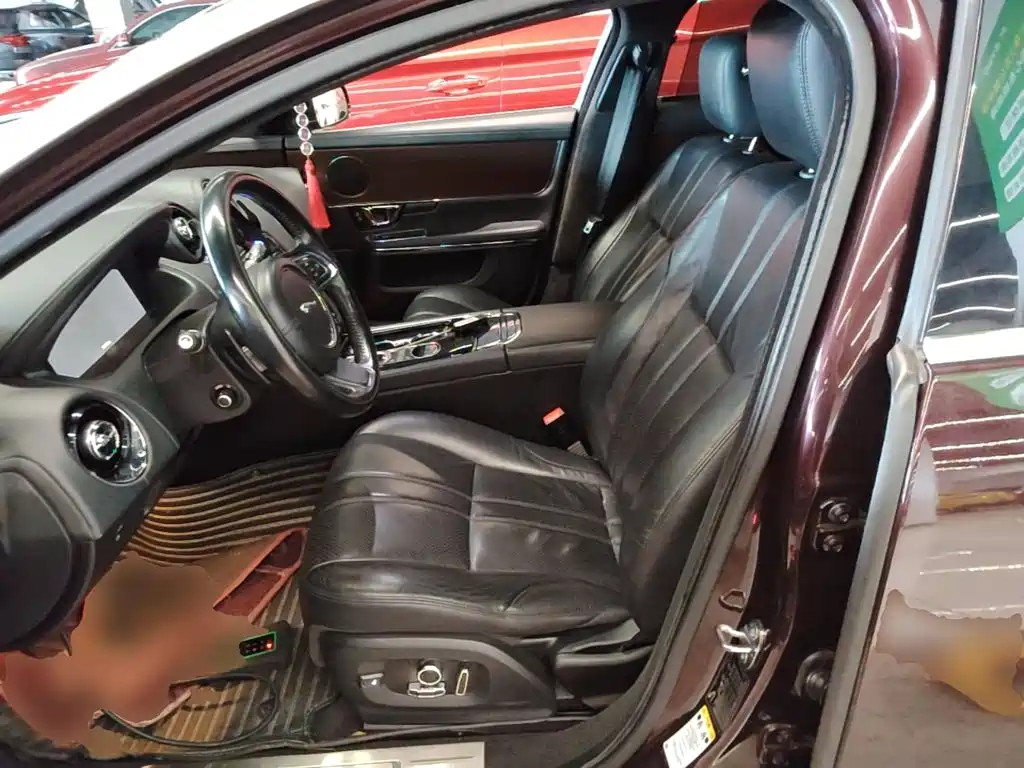 Jaguar XJ — миниатюра 15