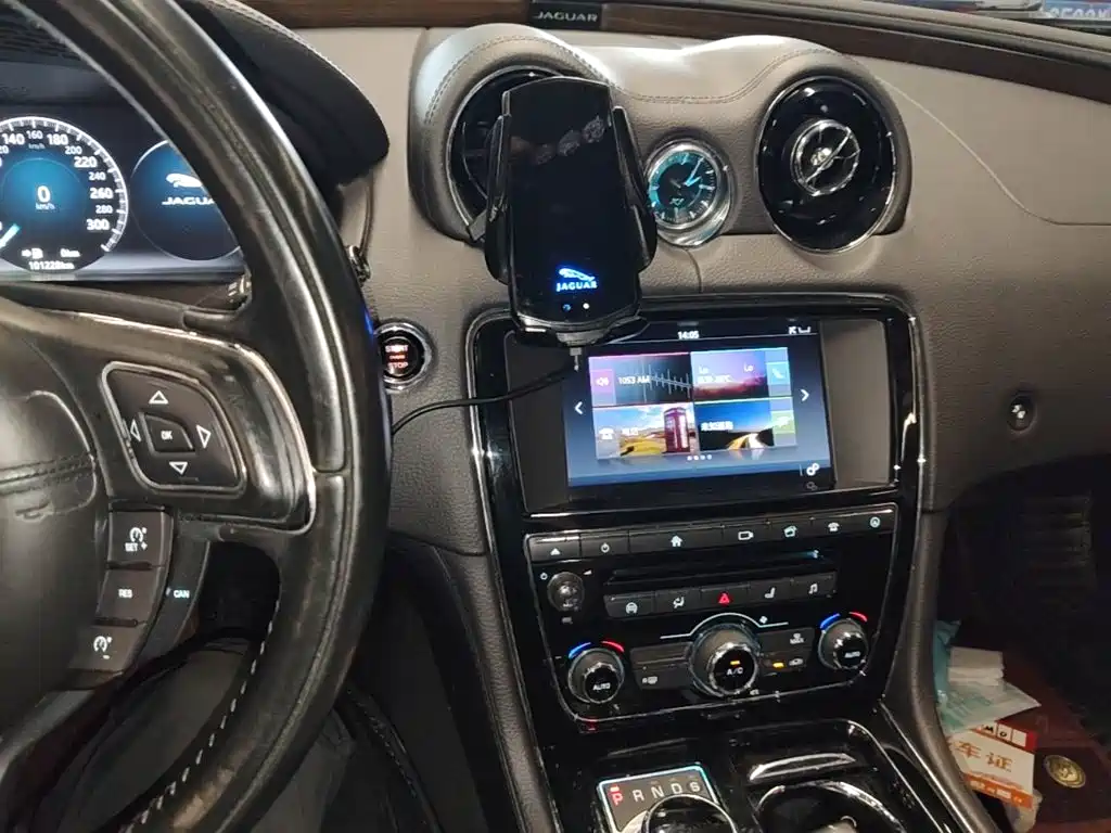 Jaguar XJ — миниатюра 13