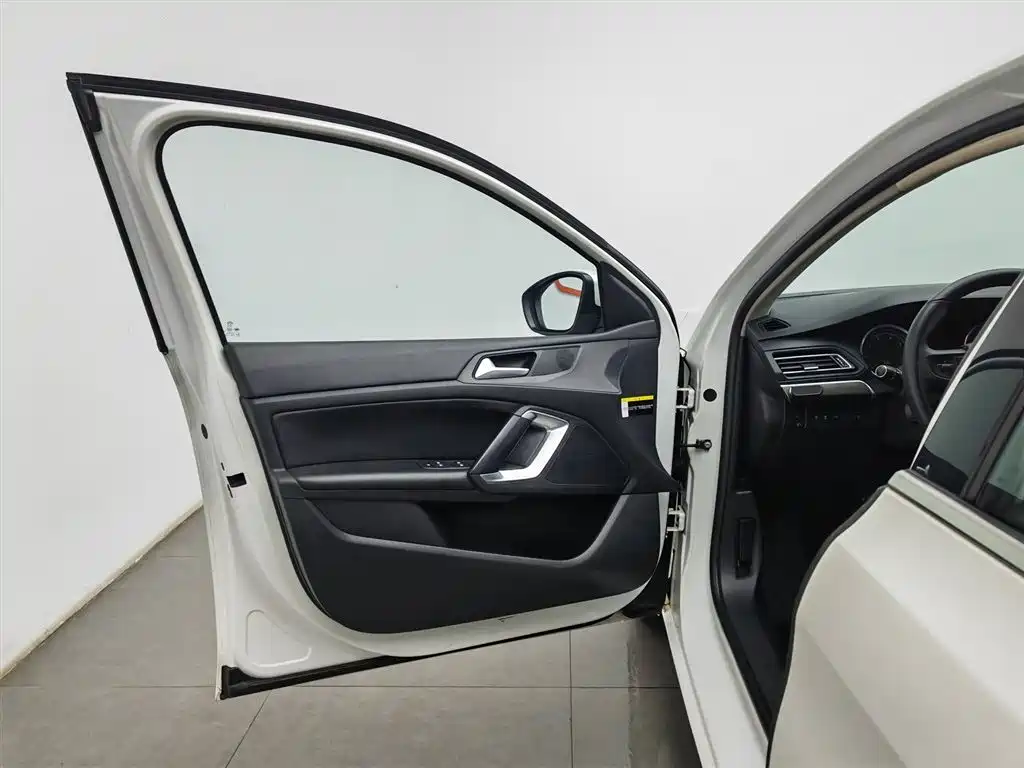 Peugeot 408 2014 1.8L AT Luxury