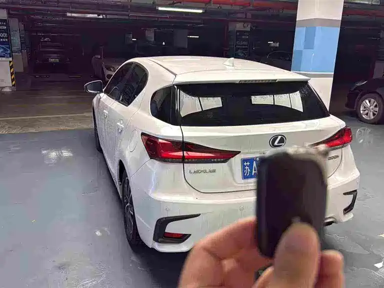 Lexus CT — миниатюра 2