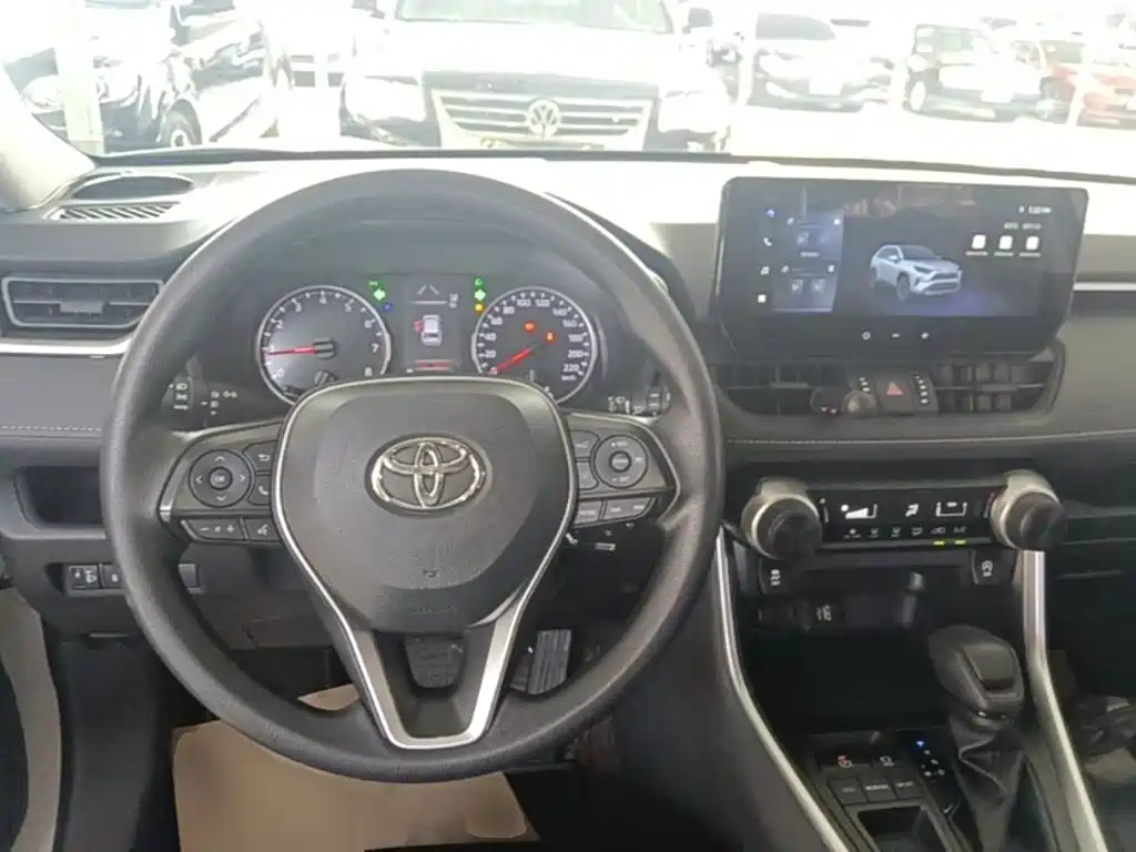 Toyota RAV4 — миниатюра 11