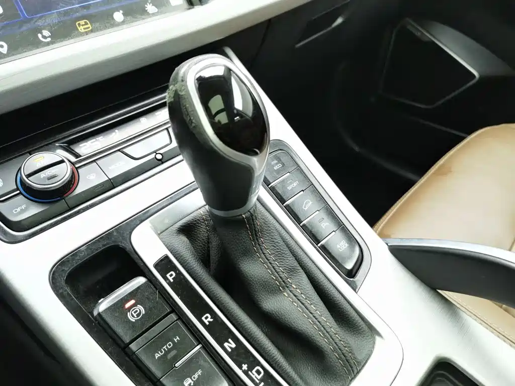 Geely Boyue — миниатюра 13