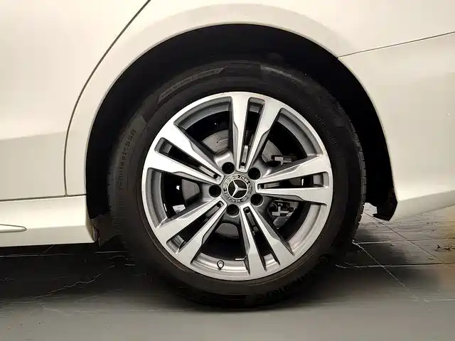 Mercedes-Benz C-Class — миниатюра 16