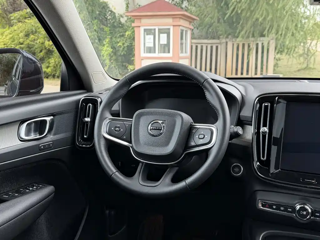 Volvo XC40 — миниатюра 7