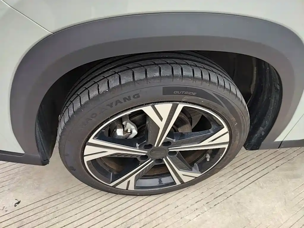 Geely Boyue — миниатюра 23