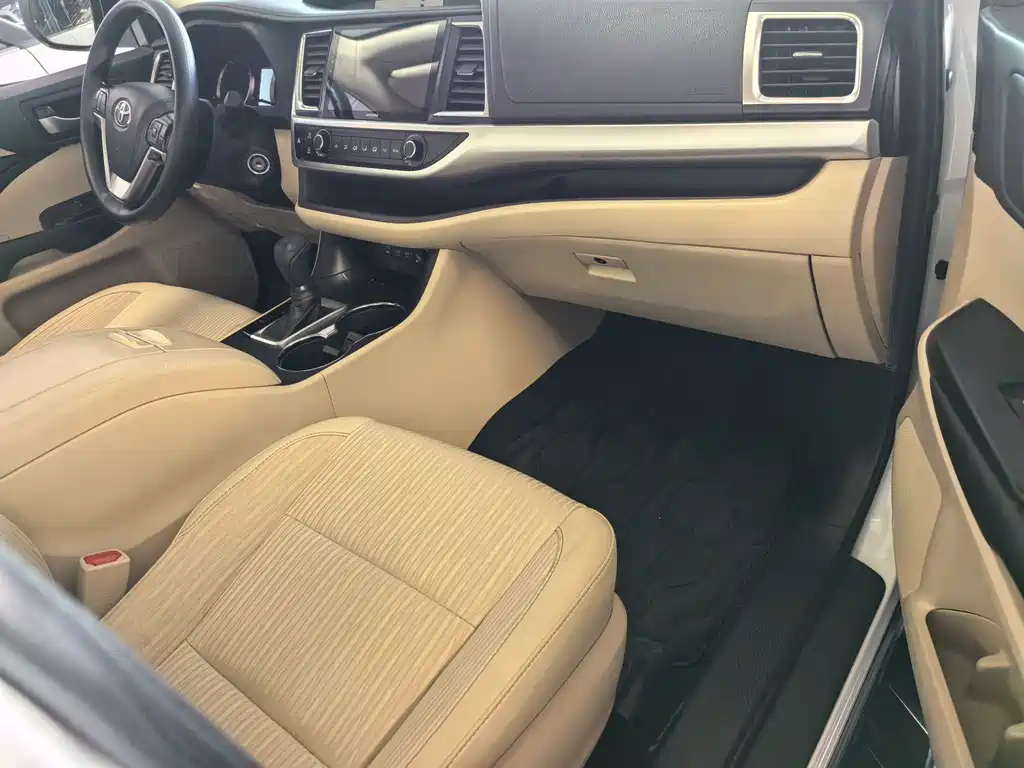 Toyota Highlander — миниатюра 12