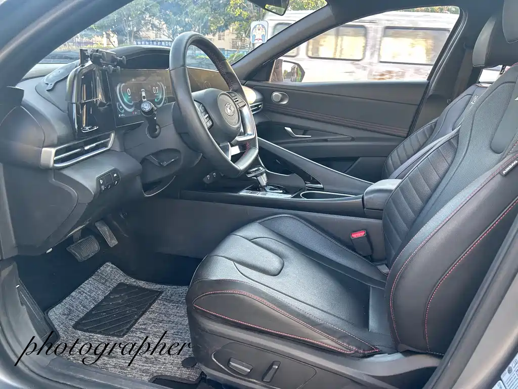 MODERN ELANTRA