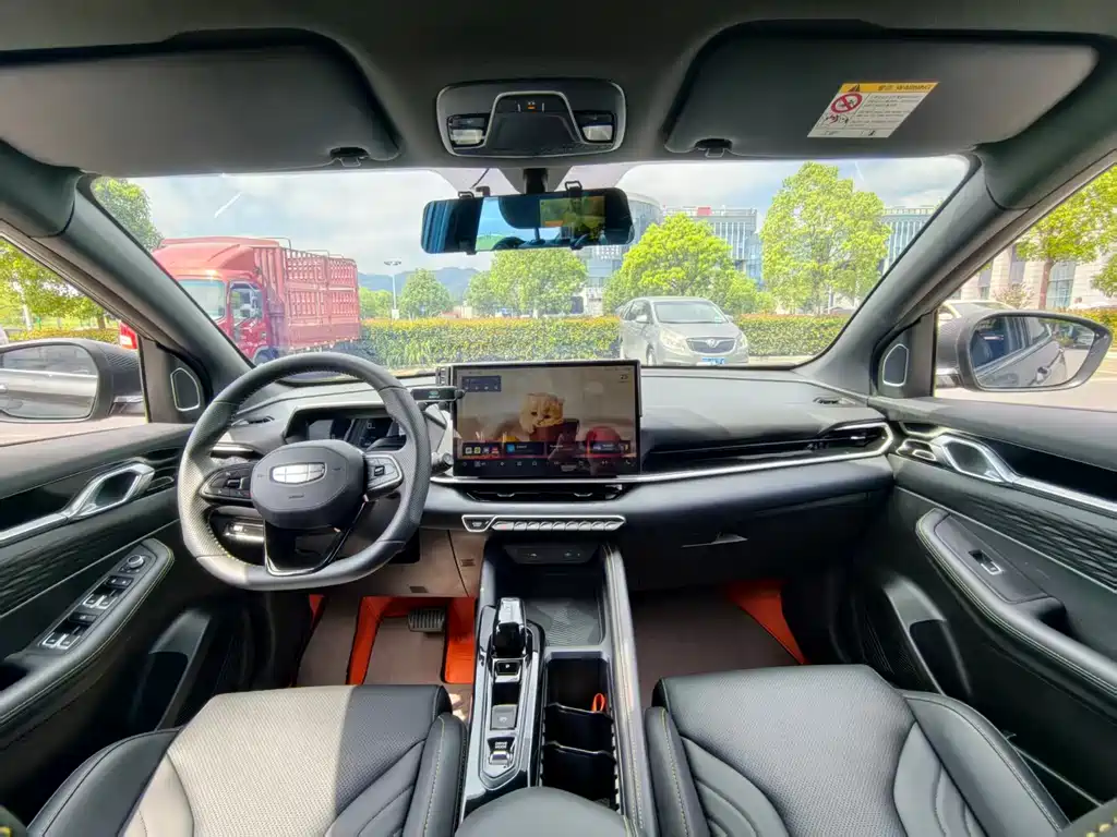 Geely Binyue — миниатюра 8