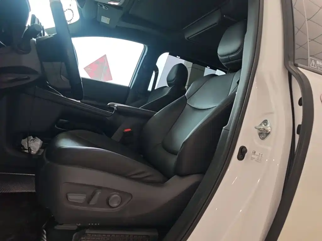 Toyota Granvia — миниатюра 15