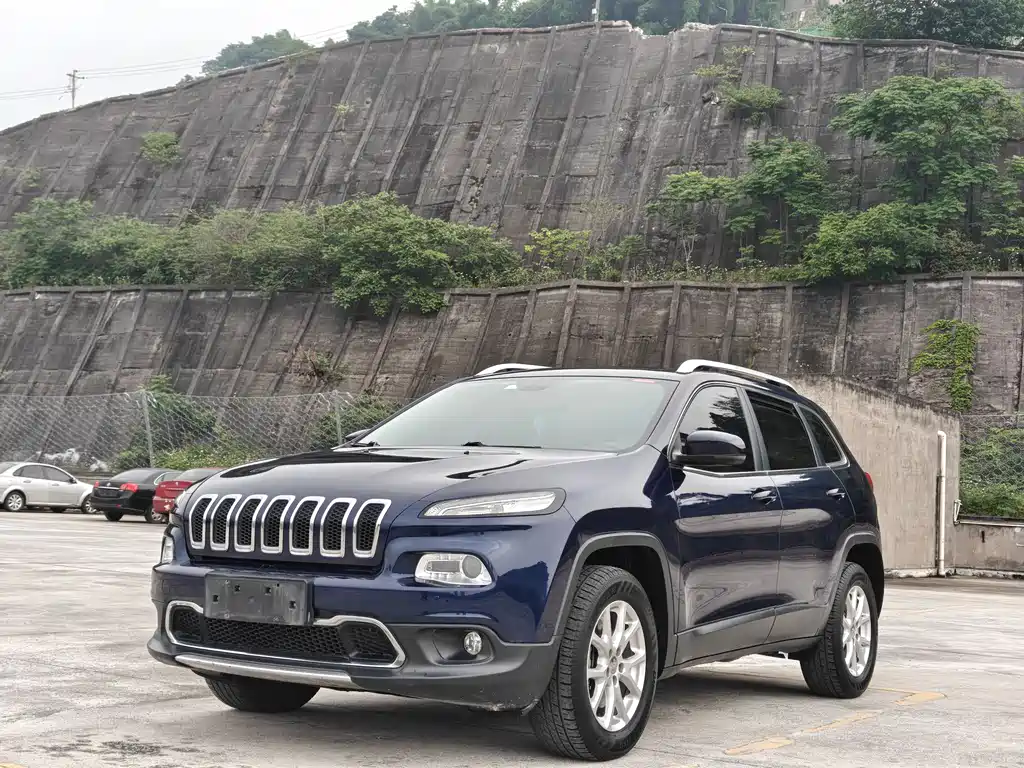 Jeep Cherokee 2016 2.4L Pro Pro Smart Edition