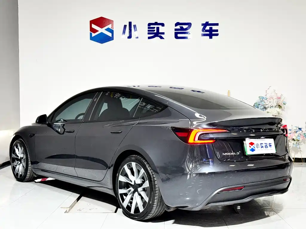 Tesla Model 3 — миниатюра 9