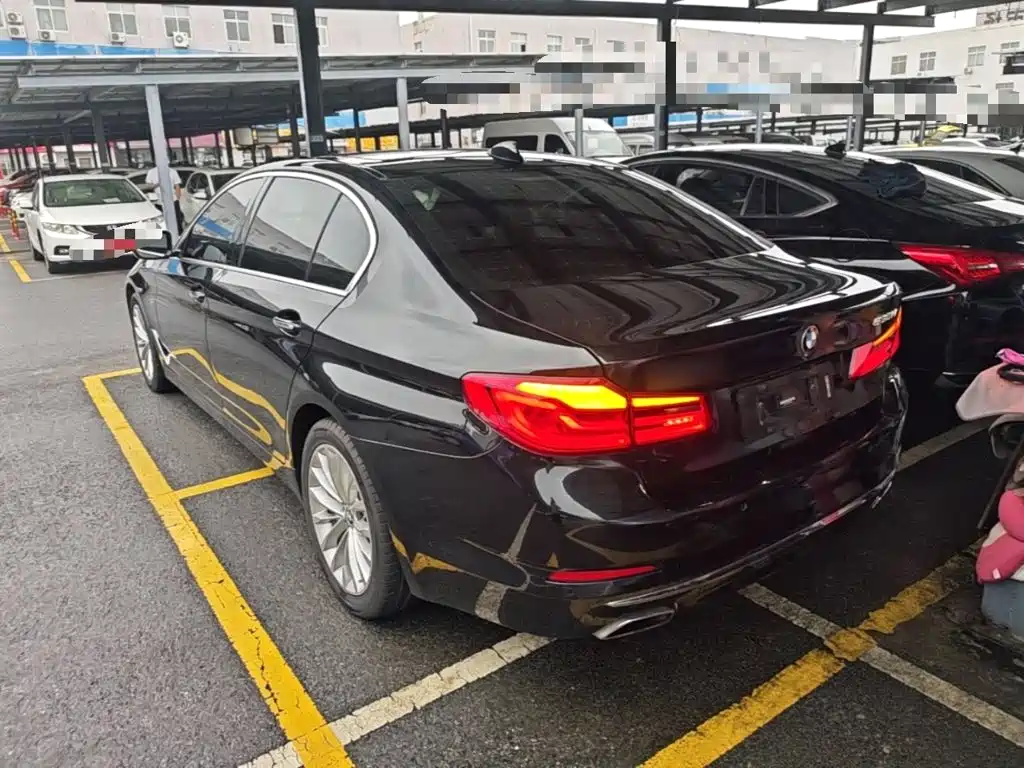 BMW 5 Series — миниатюра 5