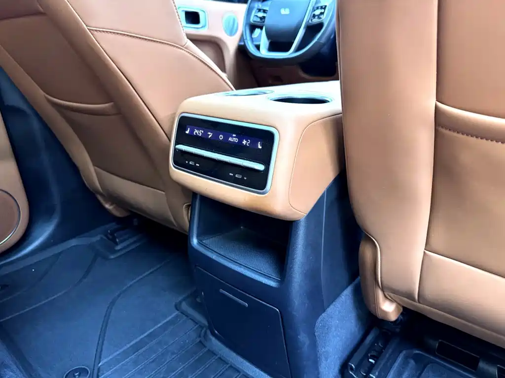 Li Auto Li L8 — миниатюра 17