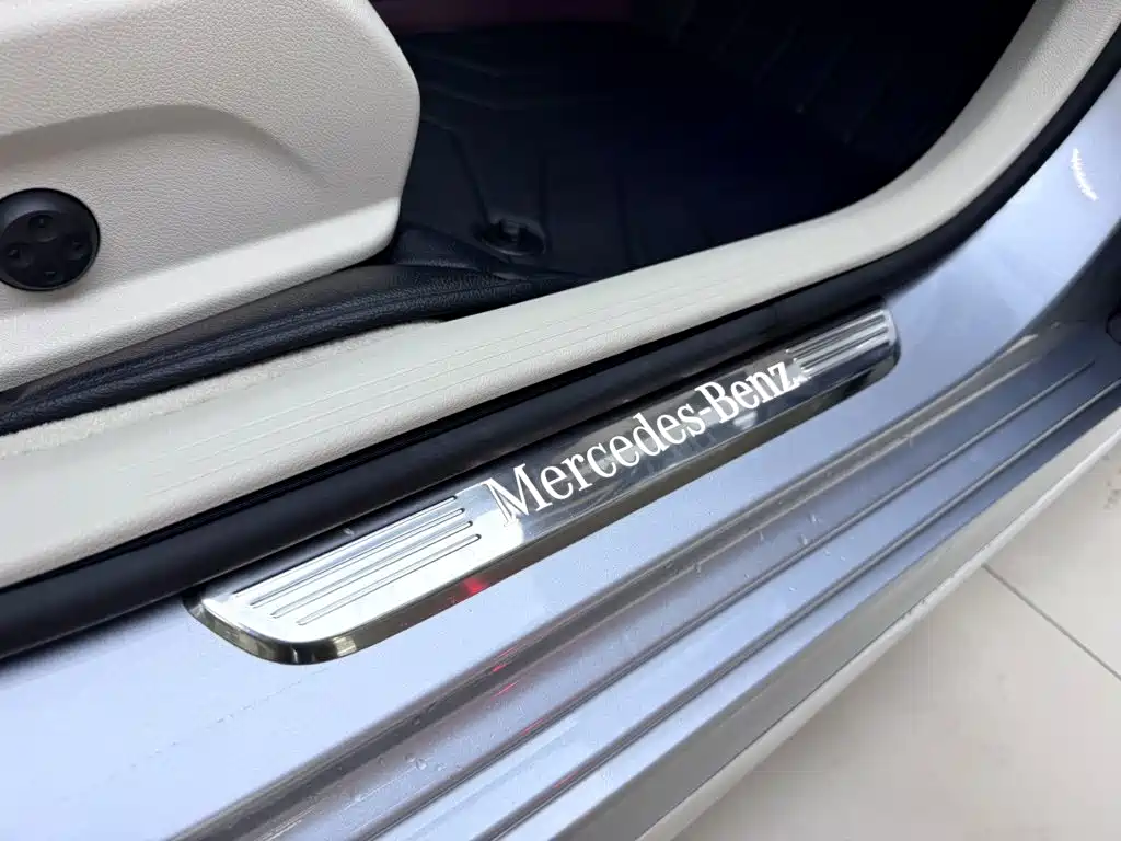 Mercedes-Benz E-Class — миниатюра 18
