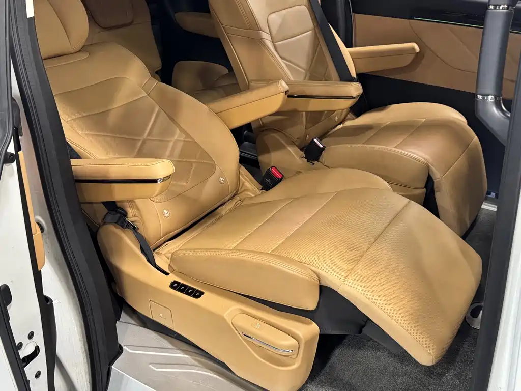 GAC Motor Trumpchi E8 PHEV — миниатюра 8