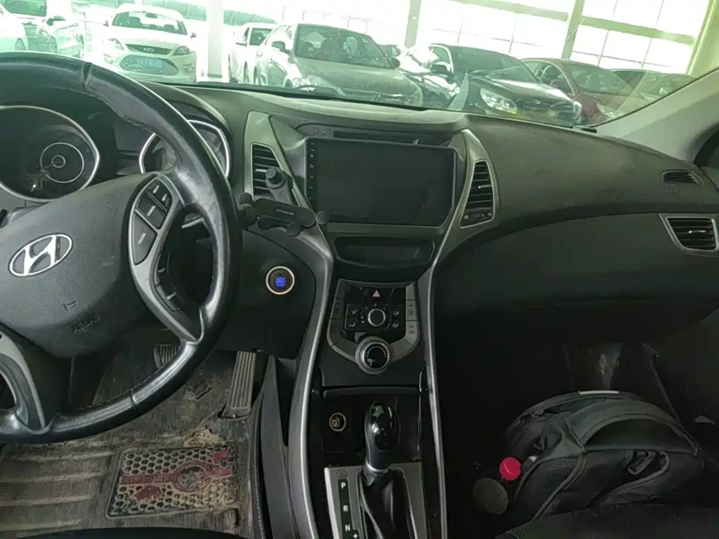 Hyundai Elantra Langdong — миниатюра 13