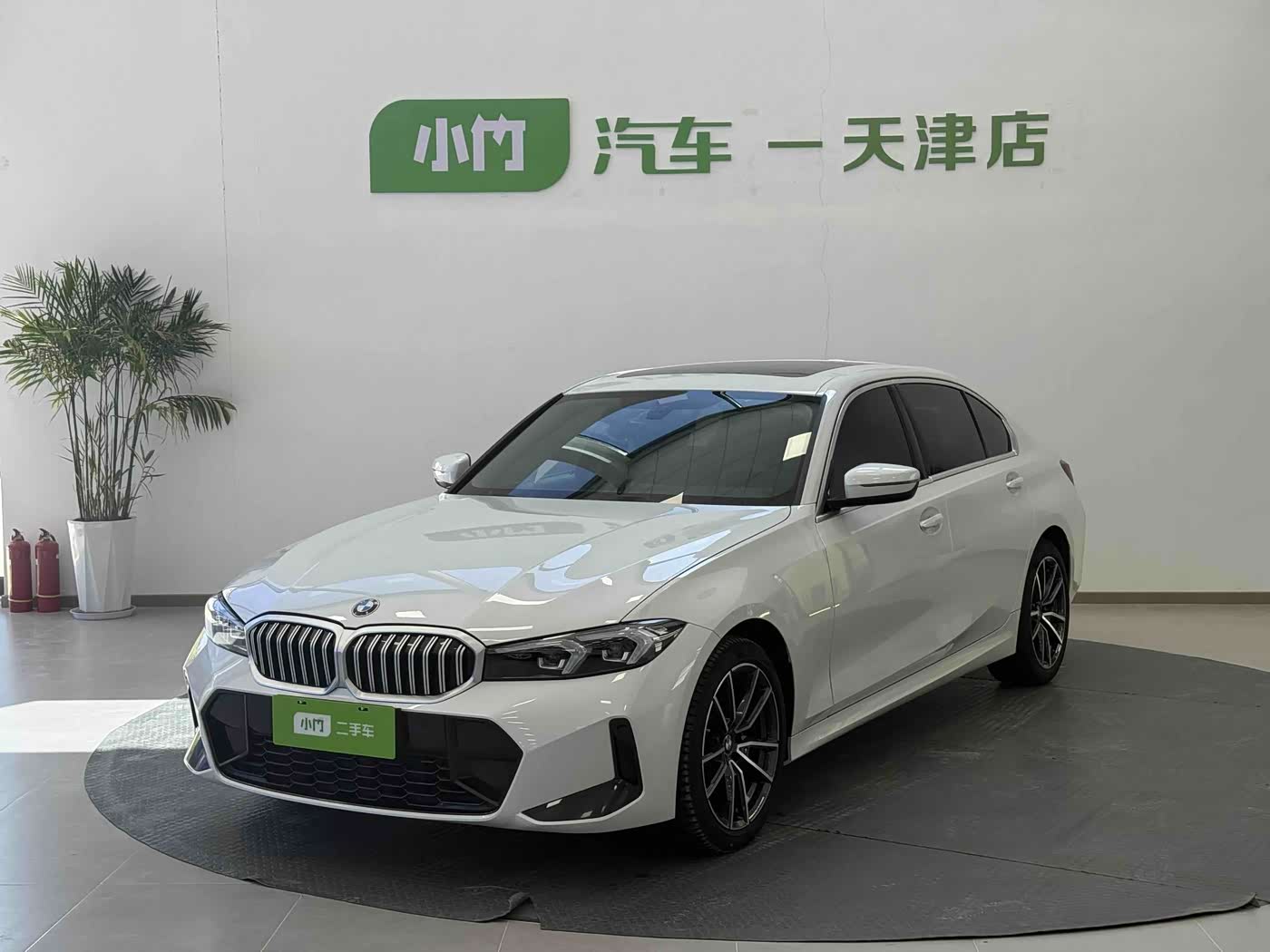 BMW 3 Series 2.0 л 2022 г. Белый, пробег 40000 км