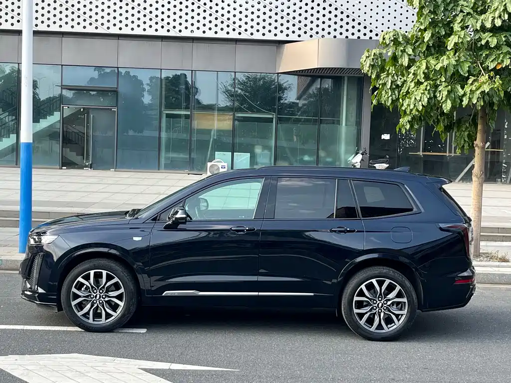 Cadillac XT6 — миниатюра 7