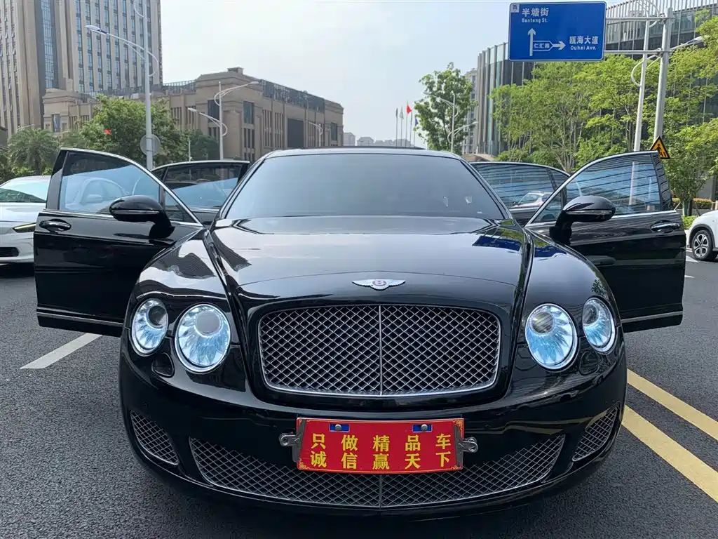 Bentley Flying Spur 2010 6.0T мест