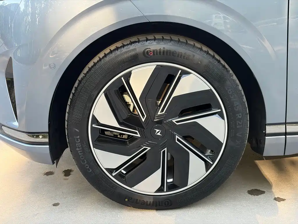 Dongfeng eπ008 2024 210Max 6 мест
