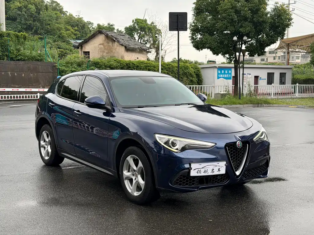 Alfa Romeo Stelvio 2017 2.0T 200HP Elite