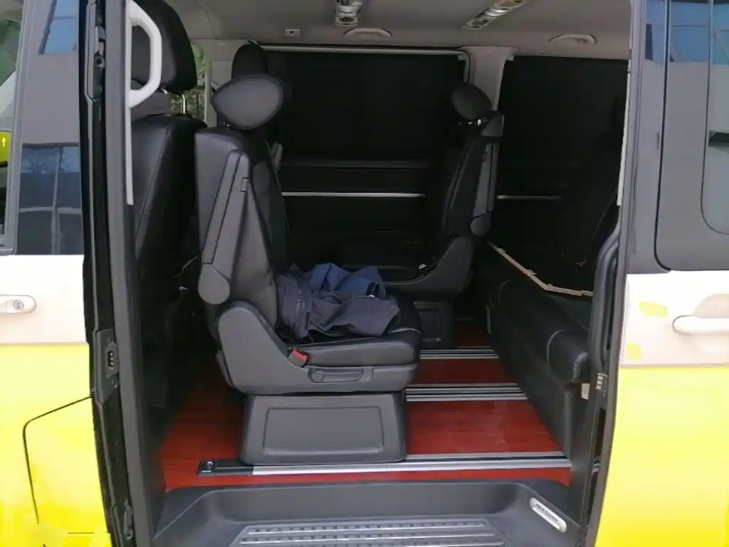 Volkswagen Multivan — миниатюра 22